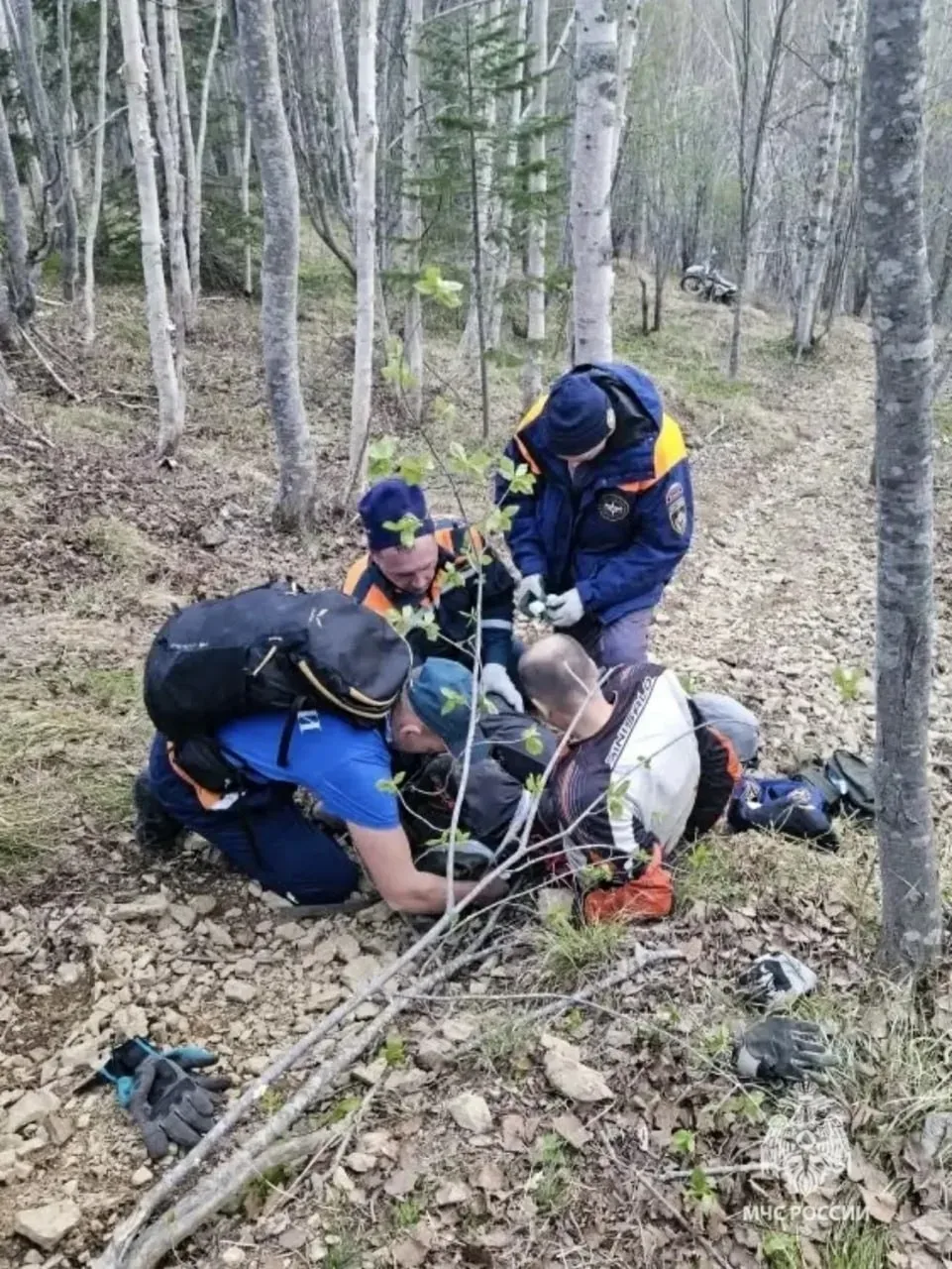 🏍 Мотоциклисту потребовалась помощь спасателей в Южно-Сахалинске  В районе озера Танковое в областно