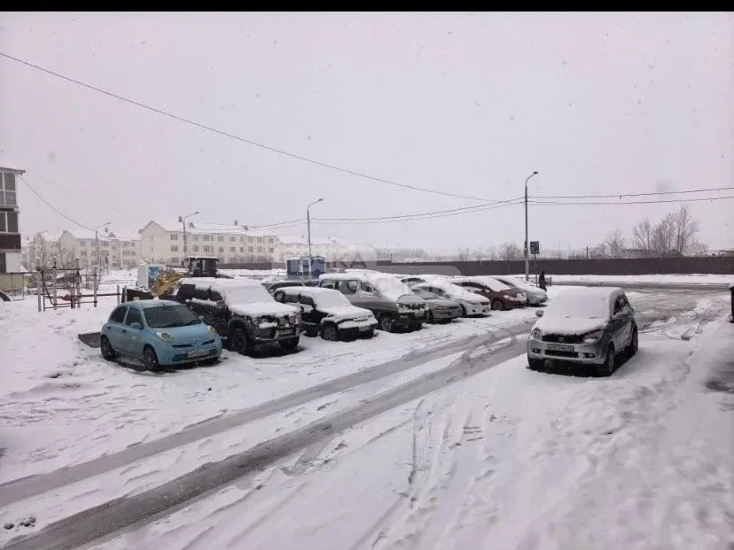 ❗️В Дальнем кто-то врезался в Toyota Carina и скрылся  Авария произошла на улице Крымской в планиров