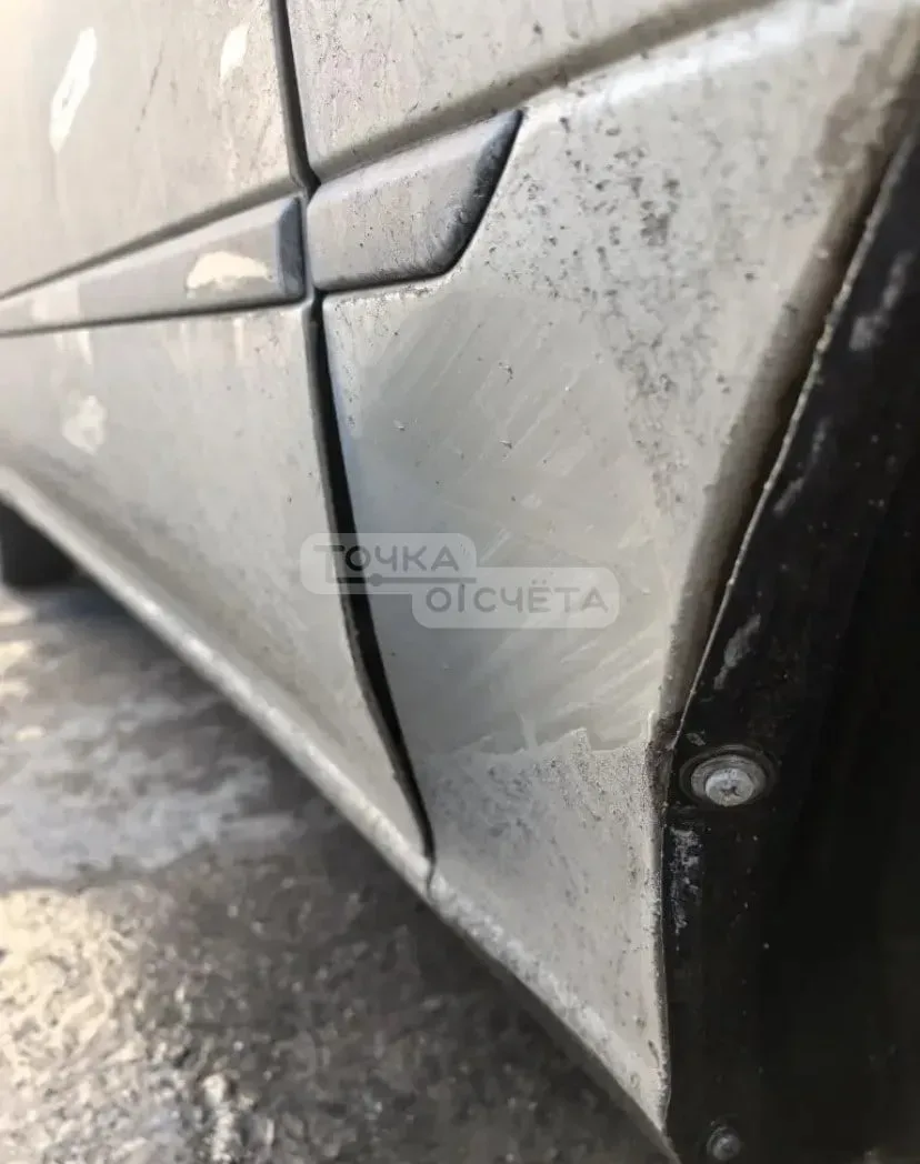❗️В Дальнем кто-то врезался в Toyota Carina и скрылся  Авария произошла на улице Крымской в планиров