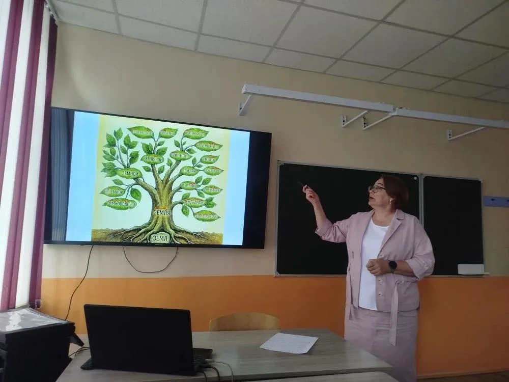 💡Методиками повышения качества образования учащихся обменялись в Барнауле  На площадке городской шко