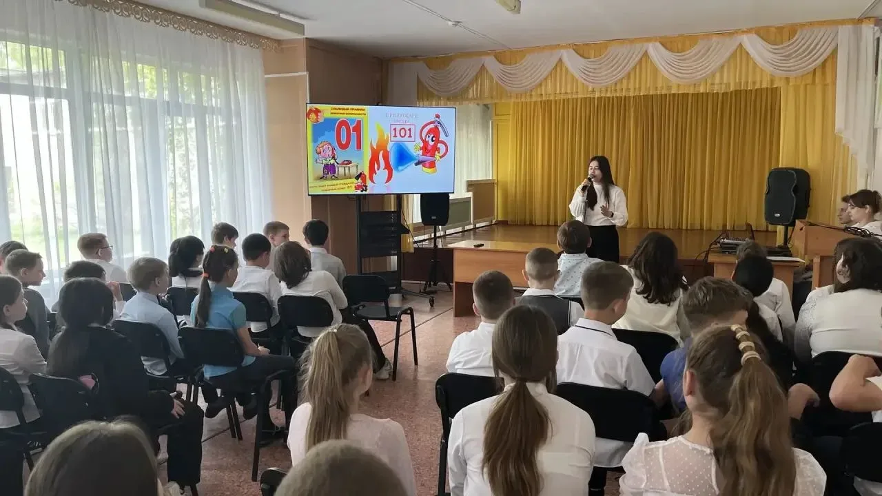 📣Барнаульские школьники продолжают осваивают жизненно важные правила  В Барнауле системно подходят к