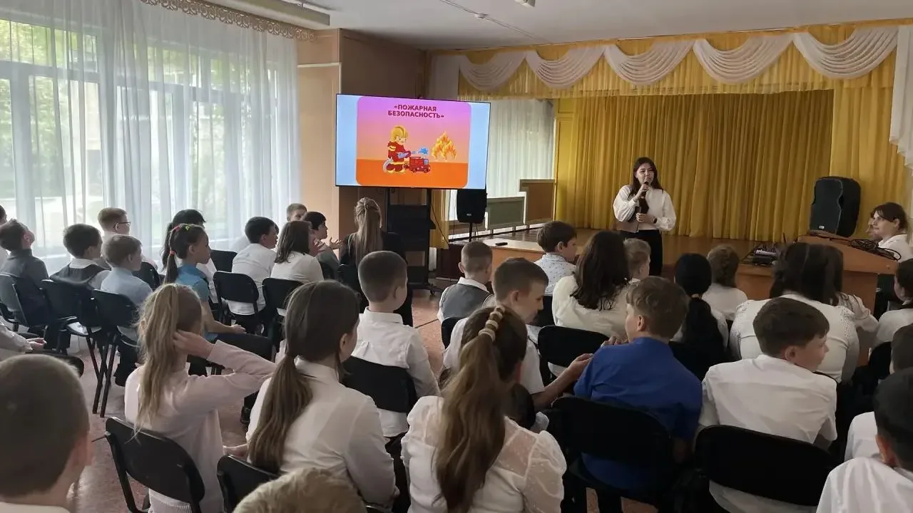 📣Барнаульские школьники продолжают осваивают жизненно важные правила  В Барнауле системно подходят к