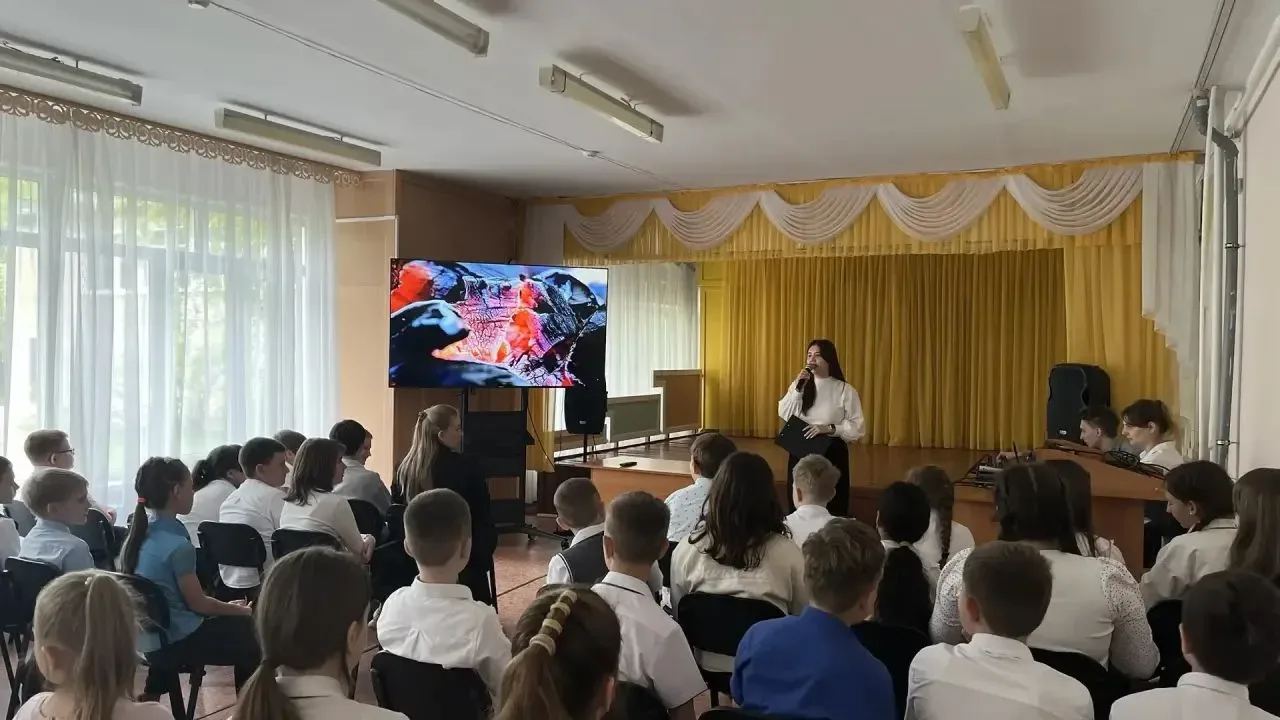 📣Барнаульские школьники продолжают осваивают жизненно важные правила  В Барнауле системно подходят к