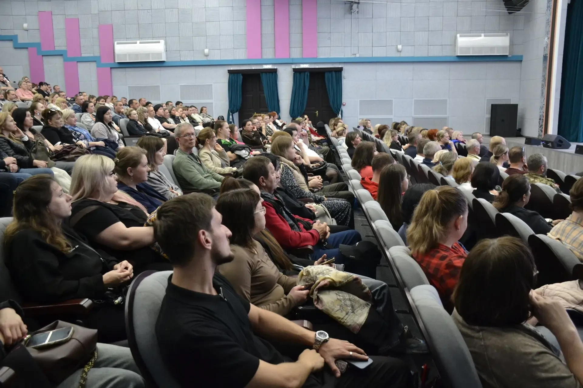 В Невинномысске состоялось общегородское родительское собрание по вопросам безопасности несовершенно