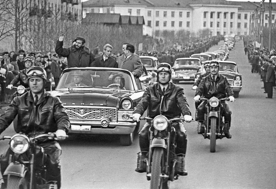 🇨🇺Фидель Кастро в Иркутске.  Все произошло в мае 1963 года. Фиделя Кастро встречал весь Иркутск. Аэр