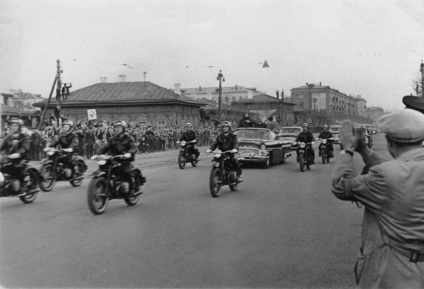 🇨🇺Фидель Кастро в Иркутске.  Все произошло в мае 1963 года. Фиделя Кастро встречал весь Иркутск. Аэр