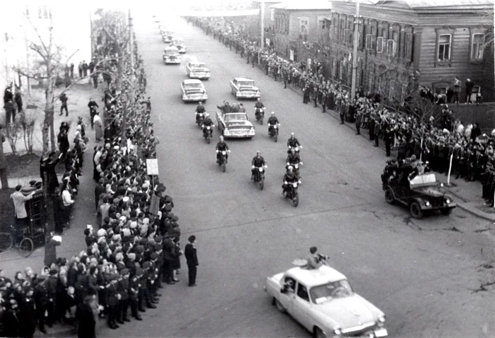 🇨🇺Фидель Кастро в Иркутске.  Все произошло в мае 1963 года. Фиделя Кастро встречал весь Иркутск. Аэр