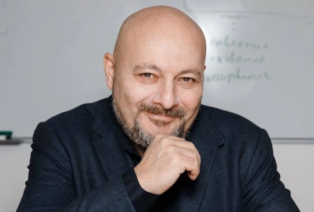 Помните пост про моего старого друга Евгения Когана?  Первый автор за всю историю нашего канала, кот