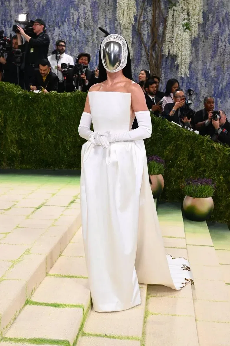 Тренды на Met Gala 2026  Главная тема Met Gala 2026 была посвящена моде как искусству, а также нераз