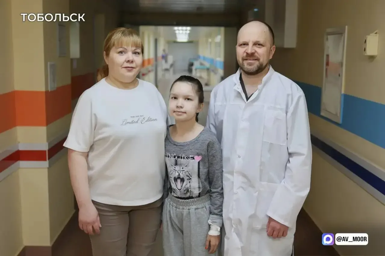 👨‍⚕️Тобольские врачи спасли ребенка с редкой патологией  Обычная жалоба на боль в животе оказалась с