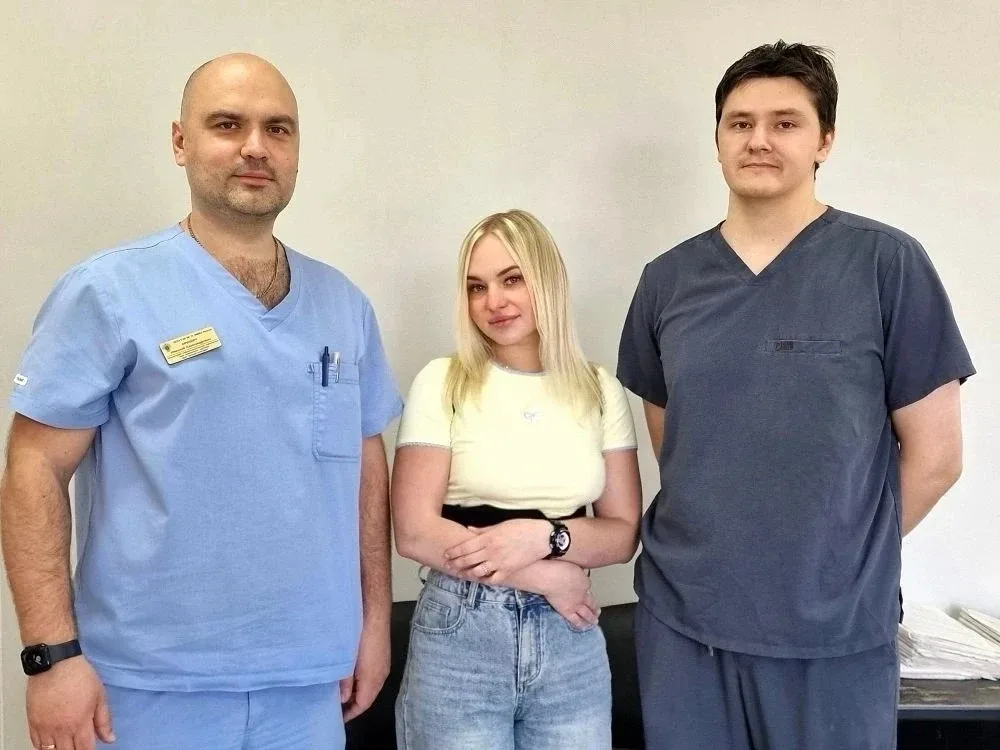 🚑 В Озёрске врачи спасли пациентку после тяжёлой травмы позвоночника — она снова ходит!  Врачи травм