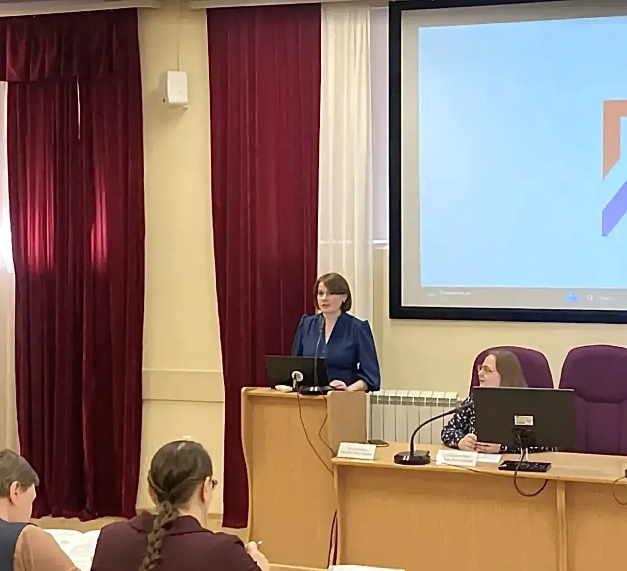 Проректор по образовательной и научной деятельности «Сенежа» представила модель анализа речи руковод