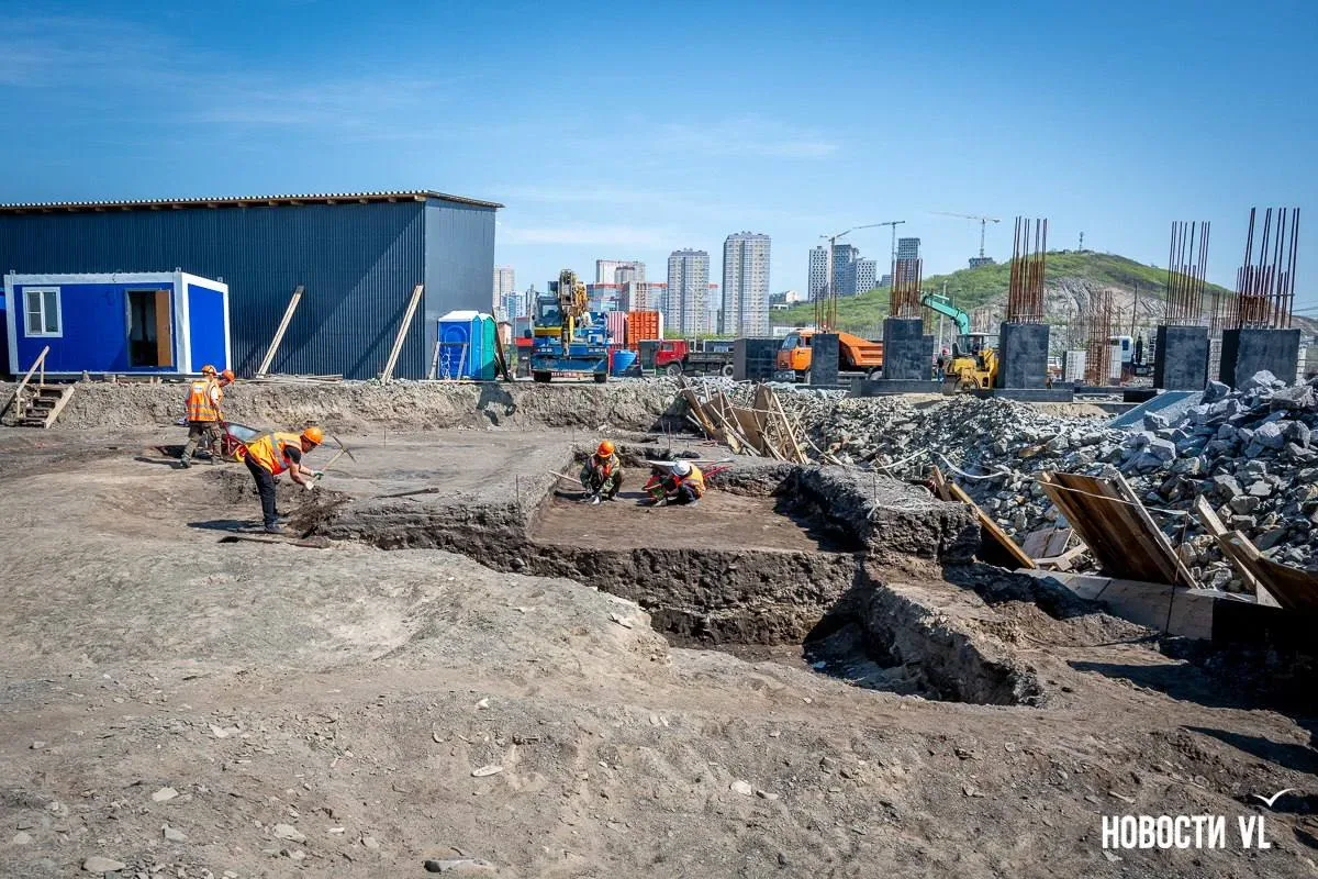 Под боком у владивостокских высоток откопали древнее поселение — 4500 лет.  На Патрокле, прямо у стр
