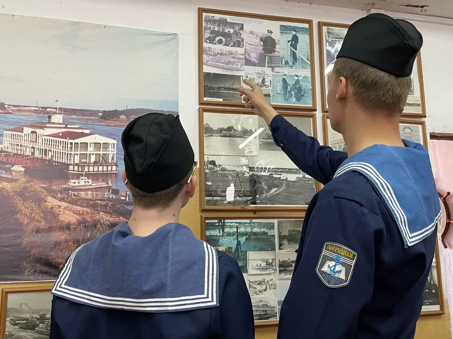 💕Всероссийского Деда Мороза навестили ребята из детского морского центра "Меридиан" имени Адмирала Ф