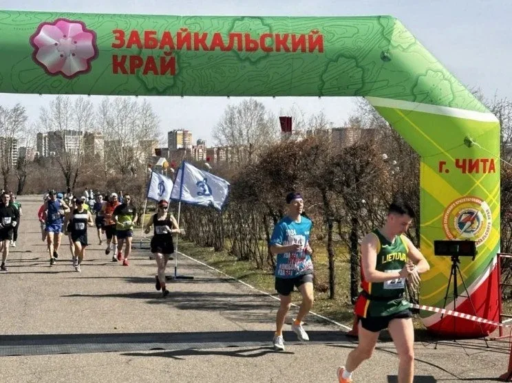 🏃🏻‍♂️‍➡️ В Забайкалье прошёл «Забайкальский марафон Победы». Более 200 человек вышли на дистанции 5,