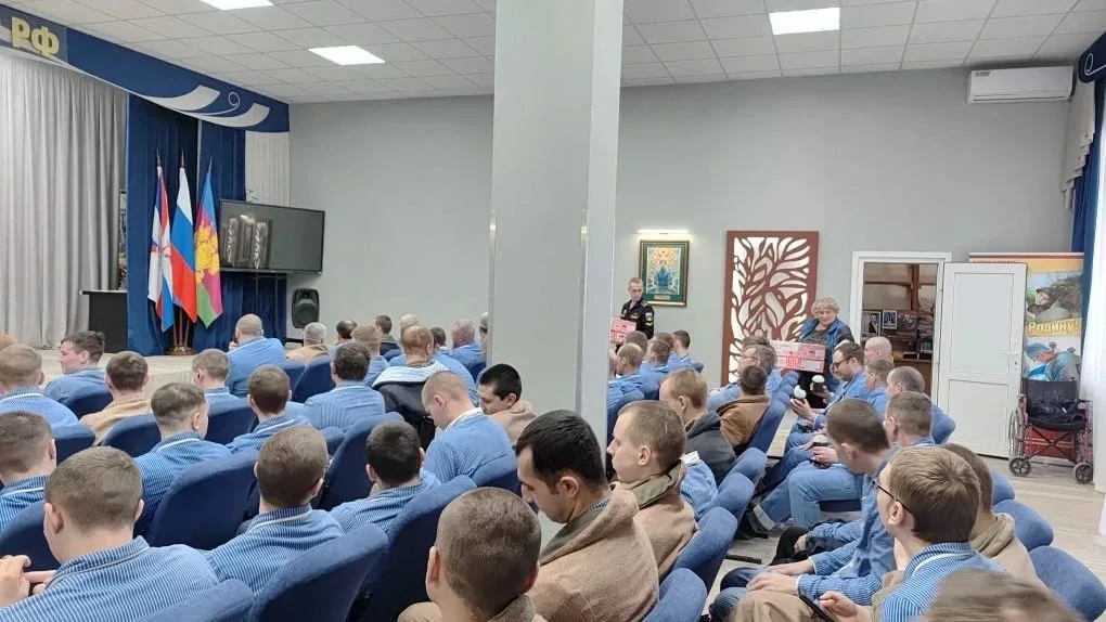 За линией фронта, но в строю сердец 💚  Студенты Кубанского ГАУ факультетов управления и  агрономии и