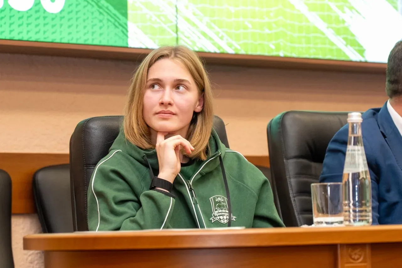 В Кубанском ГАУ прошла встреча с сектором активной поддержки ФК «Краснодар» 🖤💚  ⚽️ В зале собрались 