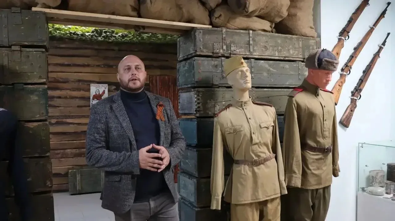 Анапские студенты встретились с дважды кавалером ордена Мужества, ветераном группы «Вымпел» Центра с