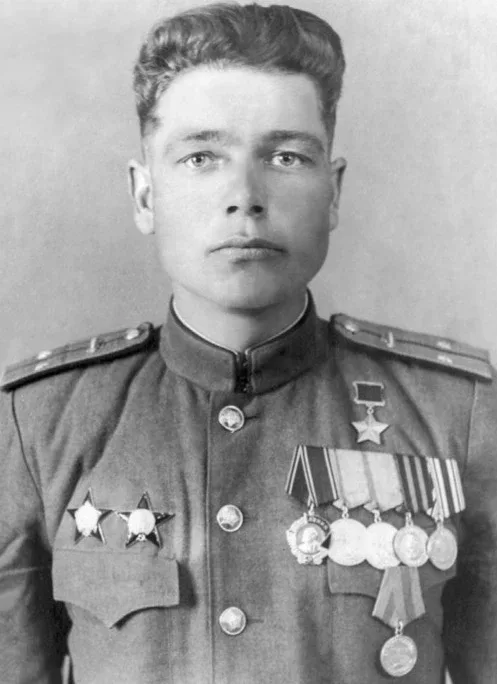 #ВремяГероев  Миренков Иван Степанович  Взвод из двух танков Т-34-85 240-го отдельного танкового пол