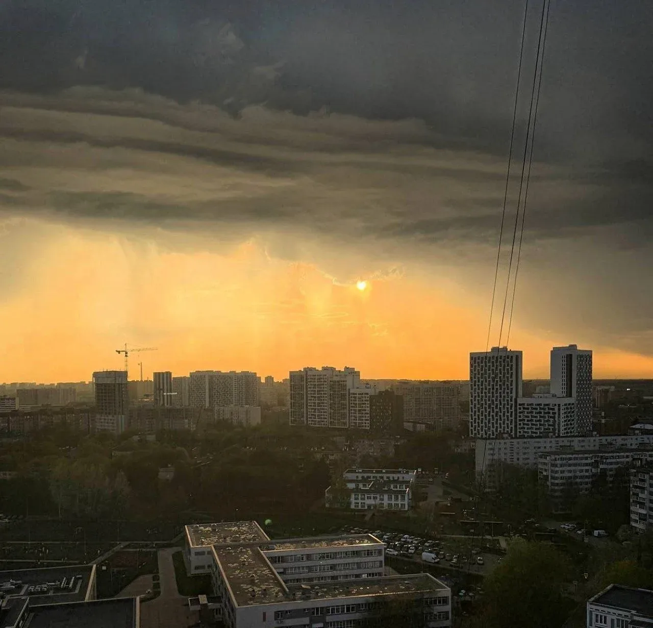 🌈 Небо в Мытищах после весенней грозы   Подписаться на @mk_oblast