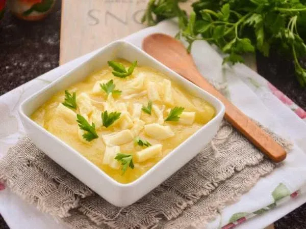 🌽 Мамалыга в мультиварке.  Ингредиенты:  • Кукурузная крупа – 150 г • Вода – 350 мл • Соль – 3 щепот