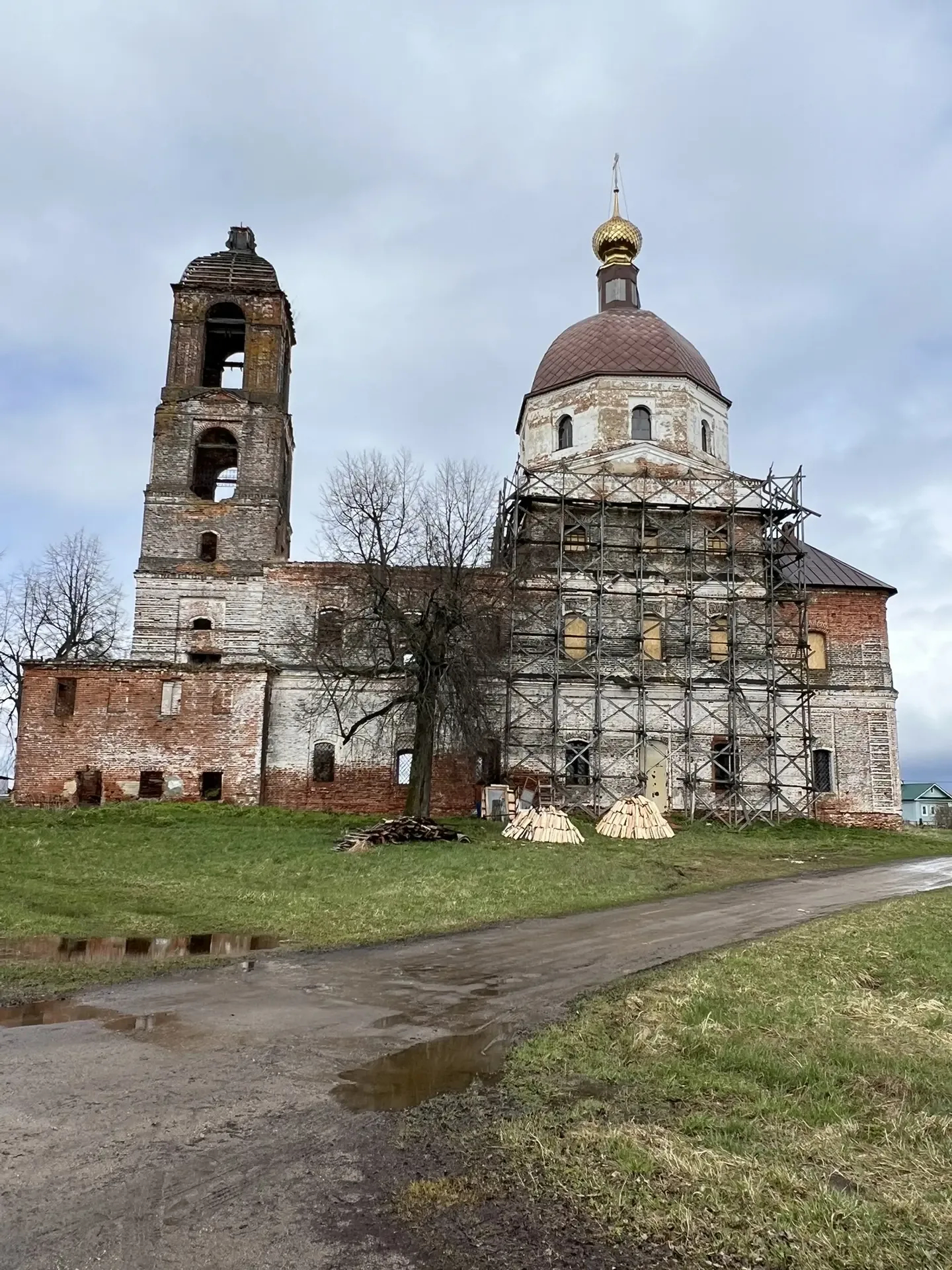 🚨Помогите спасти храм!🚨  Дорогие братья и сёстры! Я, священник Кирилл Аверьянов, настоятель храма Ро