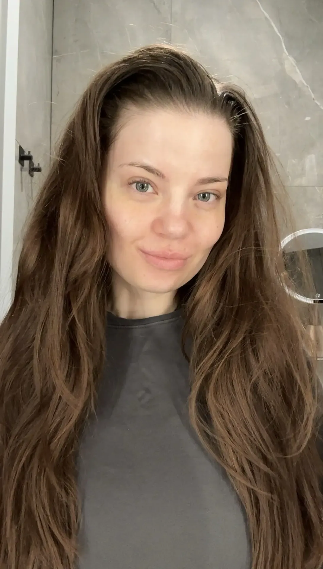 У меня от природы довольно хорошие волосы, цвет натуральный, не окрашенные.  Но практически каждый д