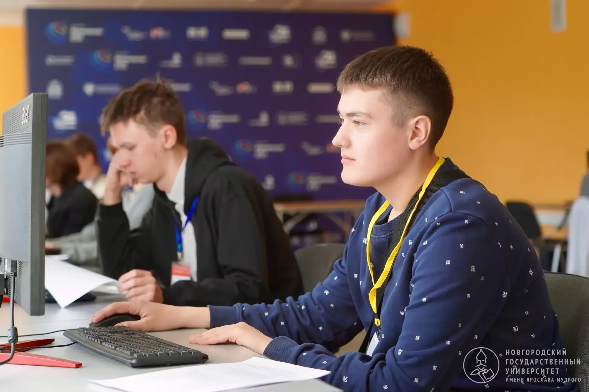 +Вайб, +Баллы к ЕГЭ. Минусов нет 😎  В НовГУ завершилась ежегодная олимпиада «Мудрый шаг». Только пре