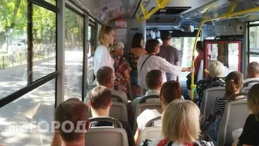 "В +30 градусов в автобусах работают печки!": кировчане жалуются на невыносимую жару в общественном 