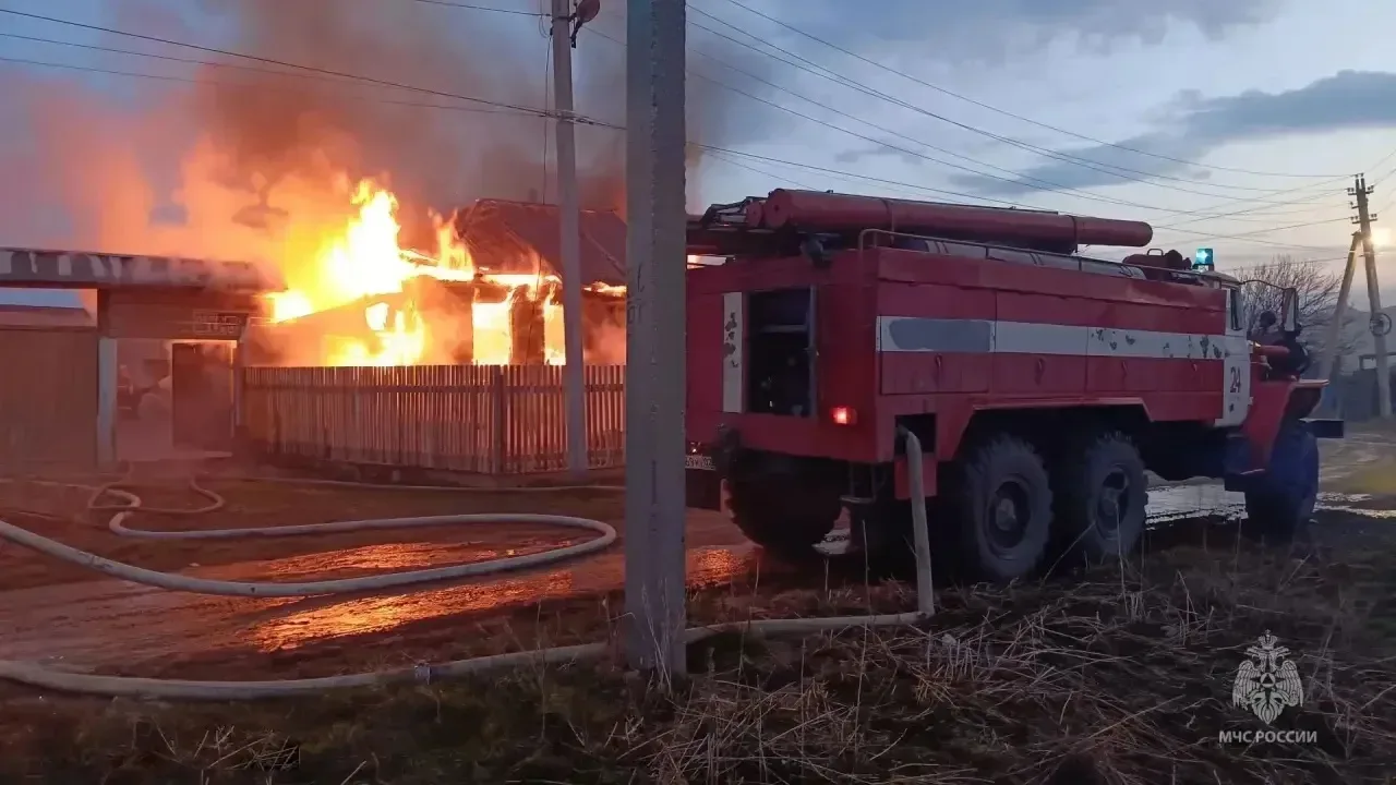 ‼️Две трагедии за ночь: в Уфе и Учалинском районе при пожарах погибли 4 человека.  🔥В Уфе в многоква