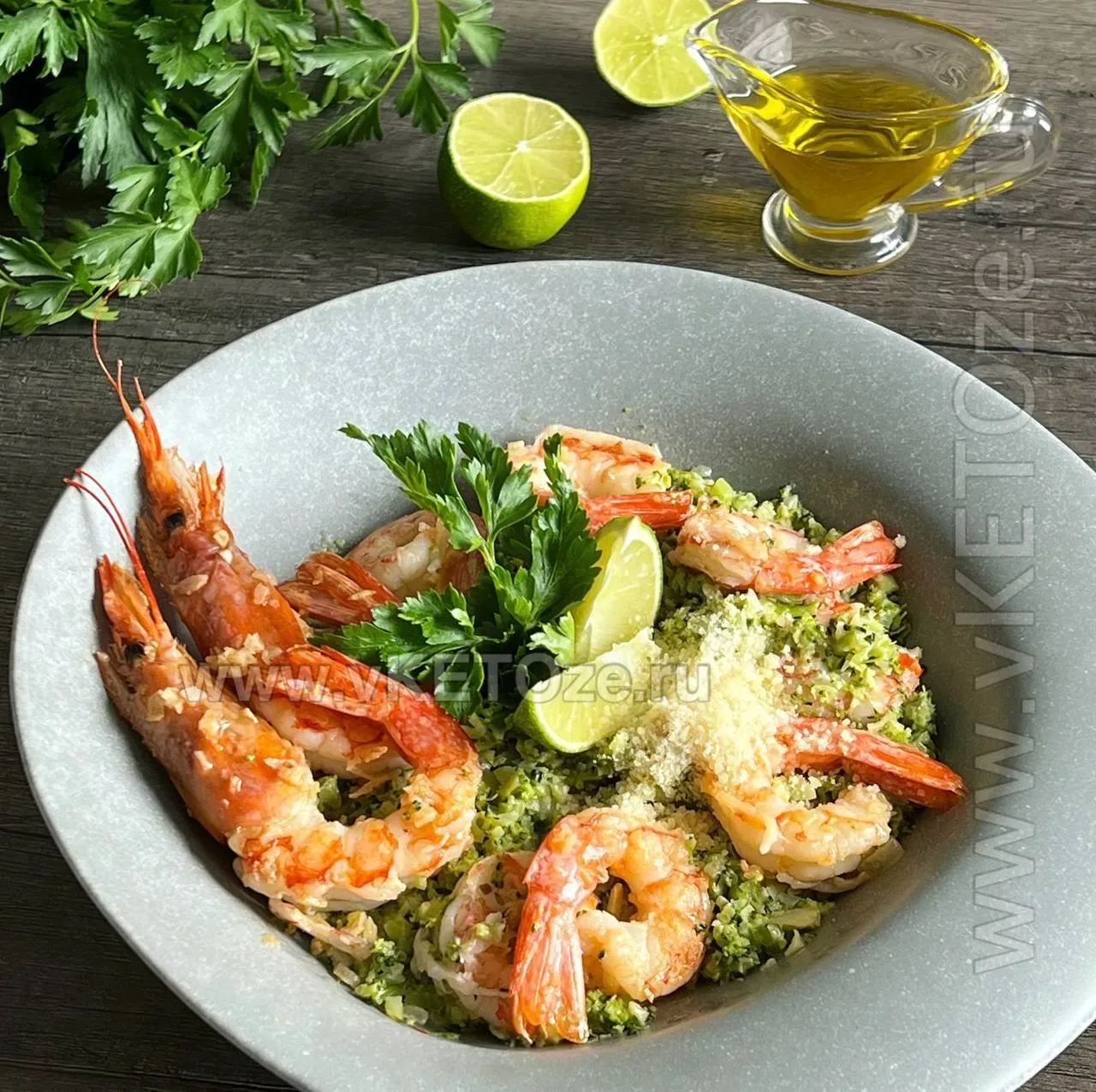 «Ризотто» из брокколи с креветками  (КЕТО-рецепт) 🥦🦐  Ризотто - это блюдо готовится из специальных с