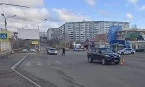 Водитель иномарки сбил 18-летнего парня на переходе в Энергетике       Утром на улице Гиндина, напро