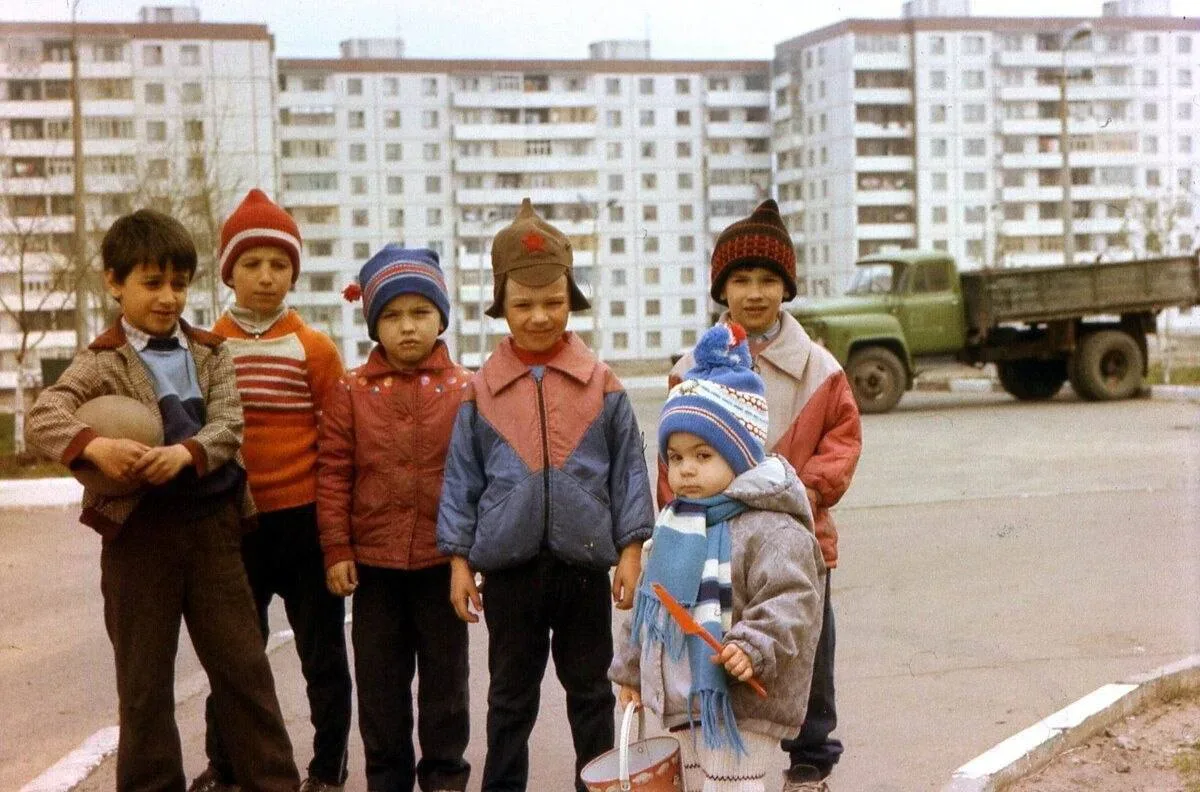 "Ребята с нашего двора". 1980-е годы.