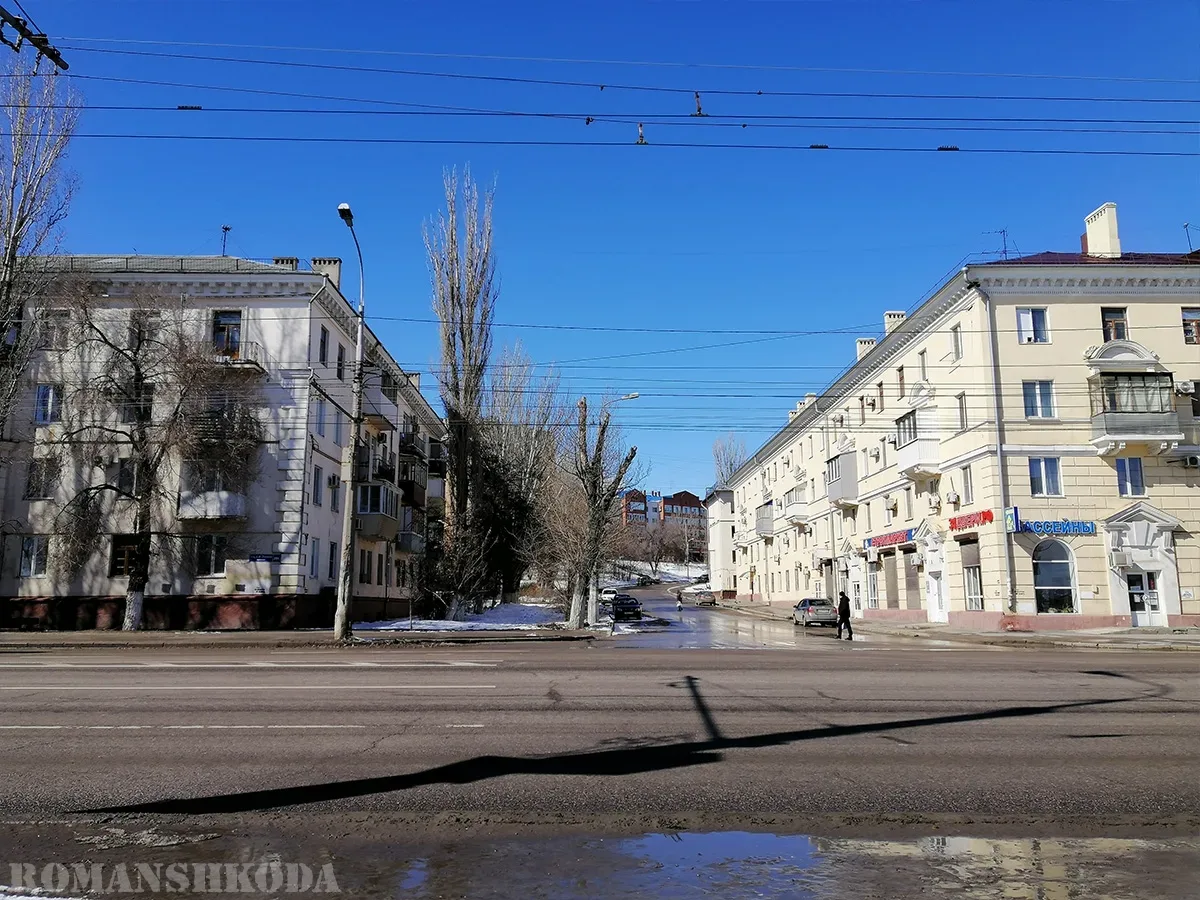 Настоящим культурным феноменом довоенного Сталинграда был Летний театр, располагавшийся на территори