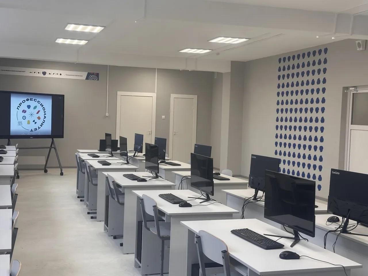 🧑🏻‍🎓 Работаете на заводе и мечтаете о повышении разряда или должности мастера? Тольяттинский машинос