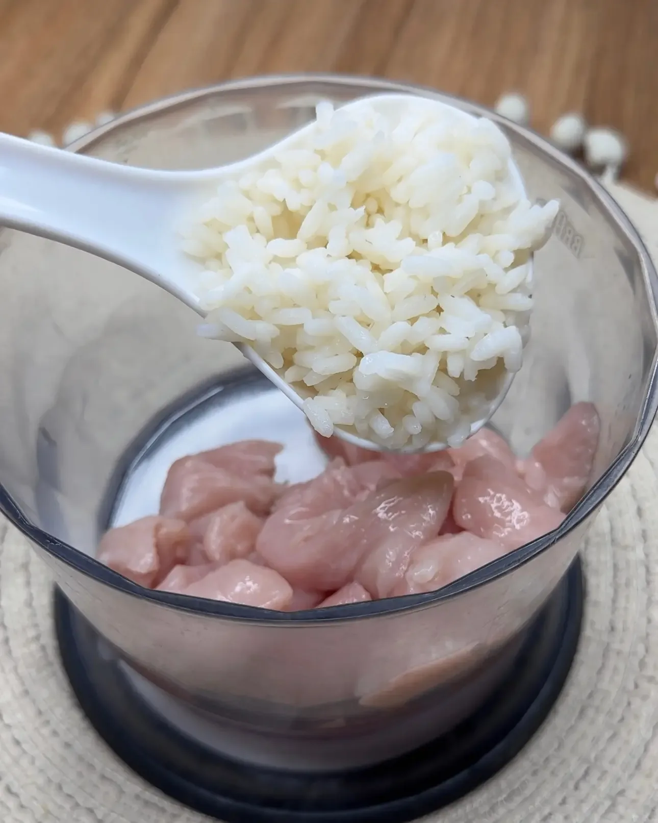 Нежное куриное суфле с рисом и кабачком  Попробуйте это воздушное суфле! Оно получается нежным, сочн