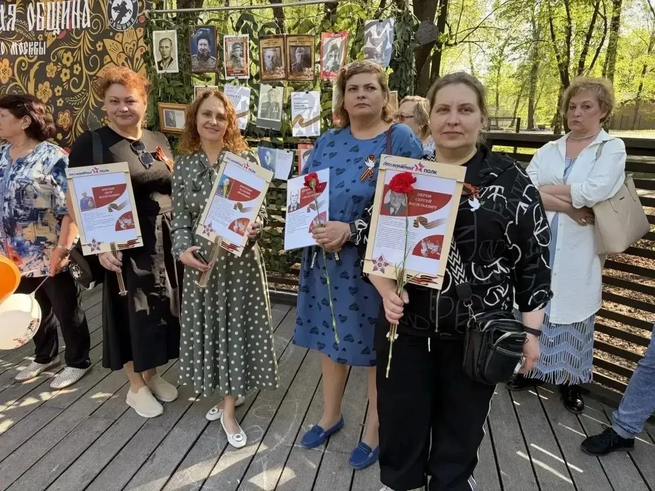 🎗️ Герои снова прошли в строю   Сегодня в регионах организовали шествия Бессмертного полка. Эта трад
