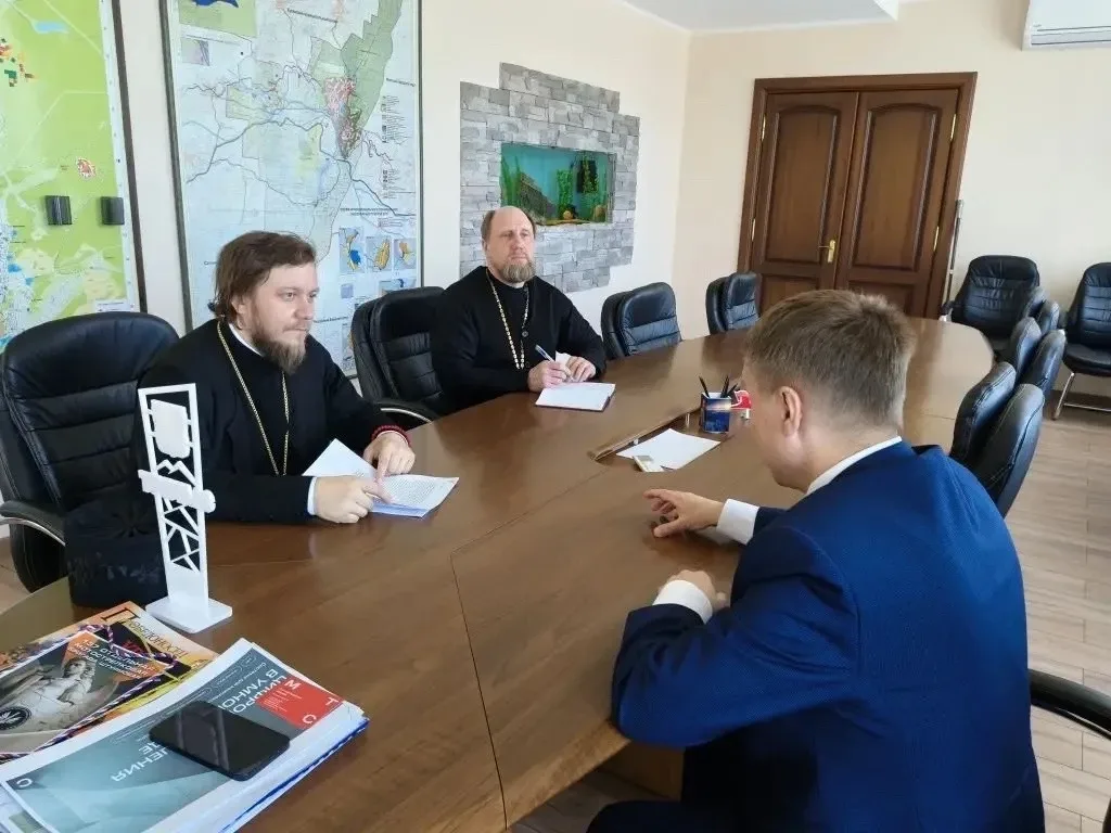 🔴🔵 Возрождение Свято-Троицкого собора: первый шаг сделан  15 мая епископ Златоустовский и Саткинский