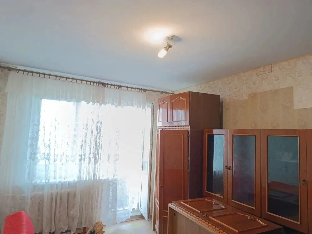 Срочно продам 1к квартиру, Орджоникидзевский район),  Комсомольский бульвар 6/9, в жилом состоянии. 