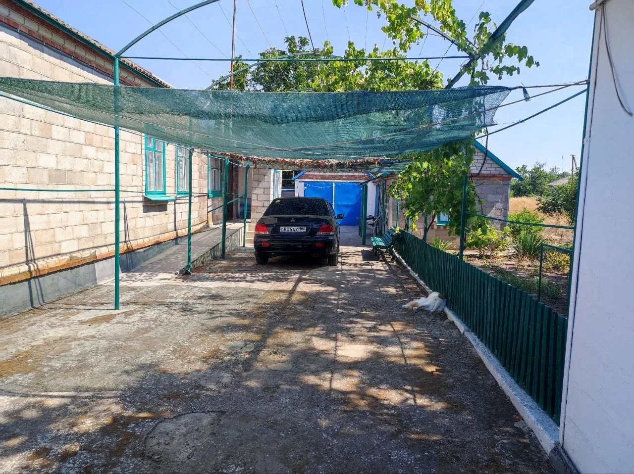 Продаётся благоустроенный дом в с.Урзуф,по улице Котовского. Общая площадь-96.3 кв.м.,жилая площадь-