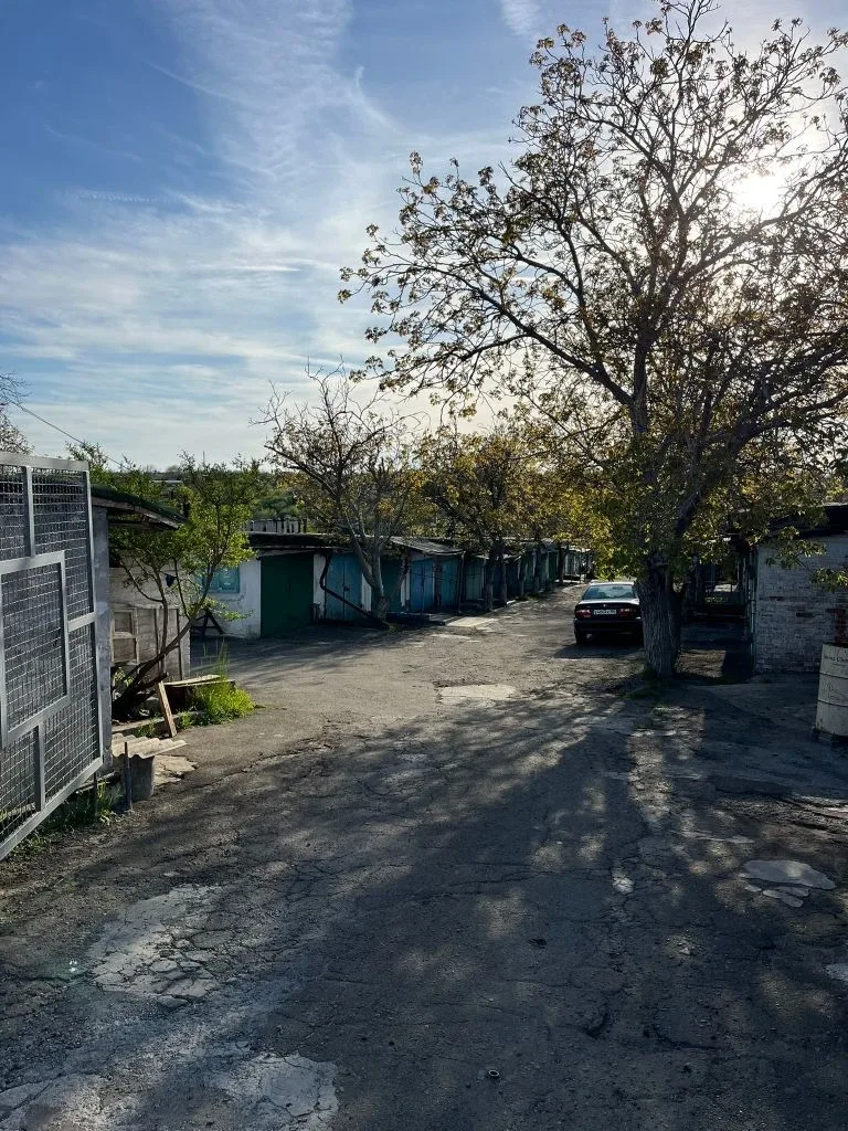 🏡 Продам дачу в черте Мариуполя. С гаражом и видом на город  📍 Локация: г. Мариуполь, ул. Ткаченко-П