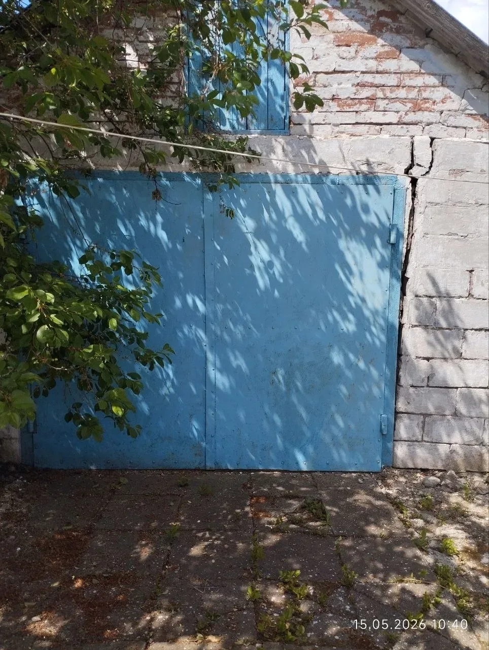 В продаже дом с пристройкой на участке 15соток. Пос.Ялта, 40 км от Мариуполя. До моря пешком 15 мину