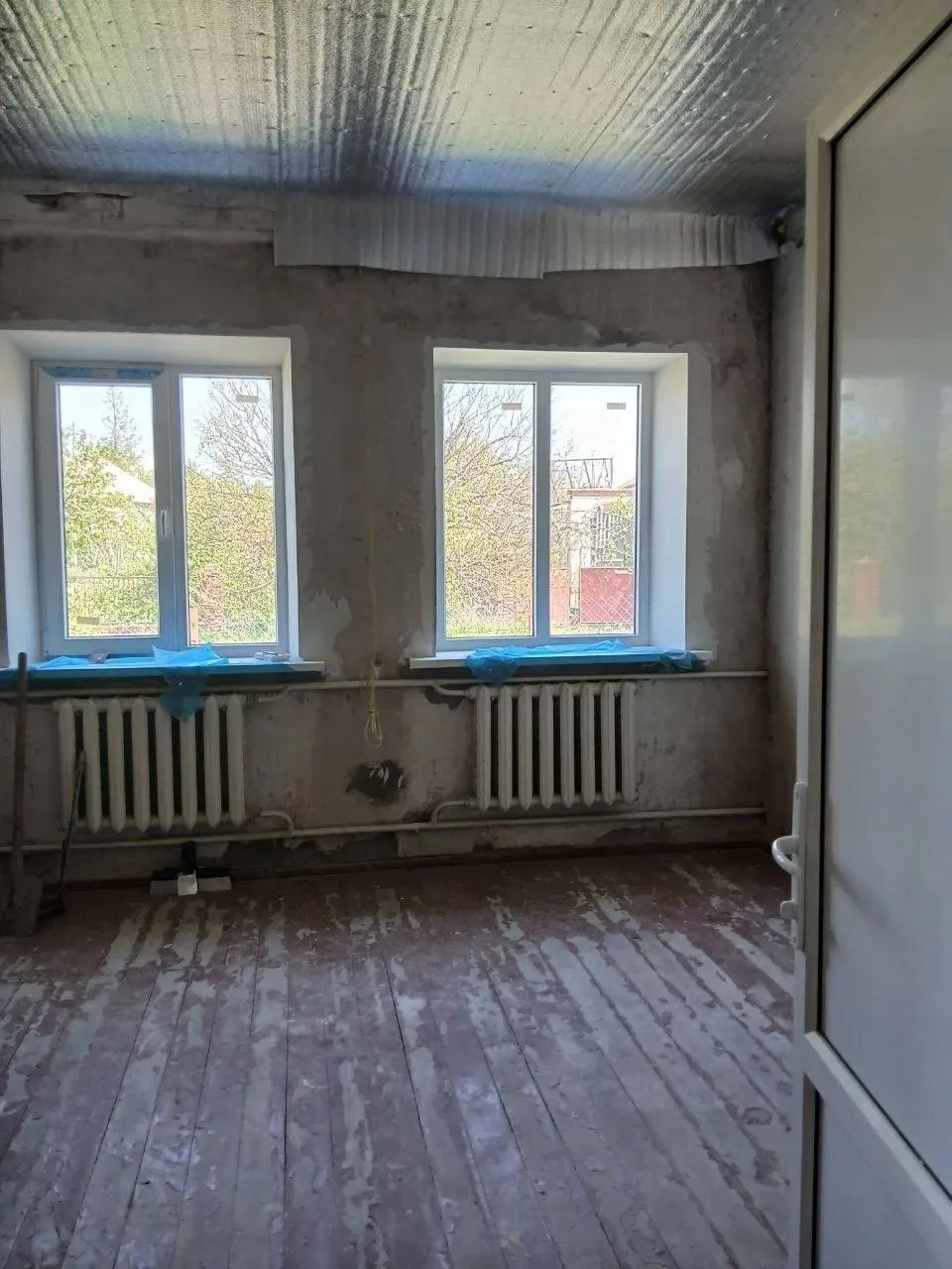 В продажу предлагается 5-ти комнатный дом Ильичевский  район , ул.Металлургическая. 85,5/36,9/9,2 , 