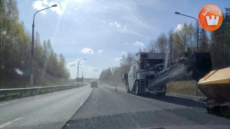 Ремонт дорожного полотна на Скандинавии  На трассе "Скандинавия", в районе СНТ "Сайменские дачи" и "