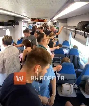 Почти миллион человек приехали из Петербурга в Выборг на майских: и это только на электричках!    Же