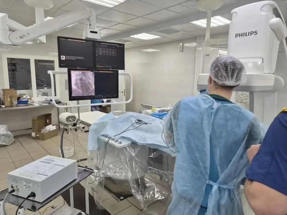 🏥 Врачи Славянской ЦРБ успешно провели первую установку электрокардиостимулятора.  18 мая в ГБУЗ «Сл