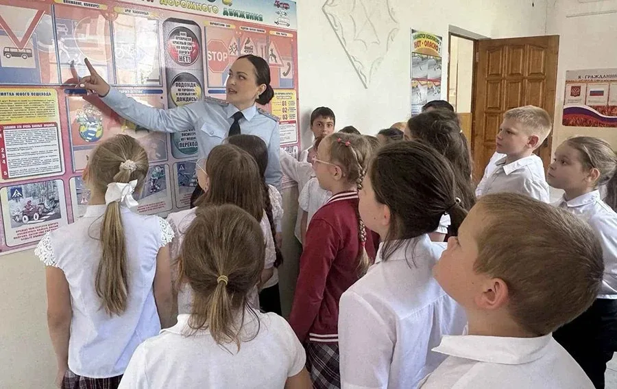 ⁉️ В рамках профилактической акции «Внимание – дети!» сотрудники Госавтоинспекции Славянского района