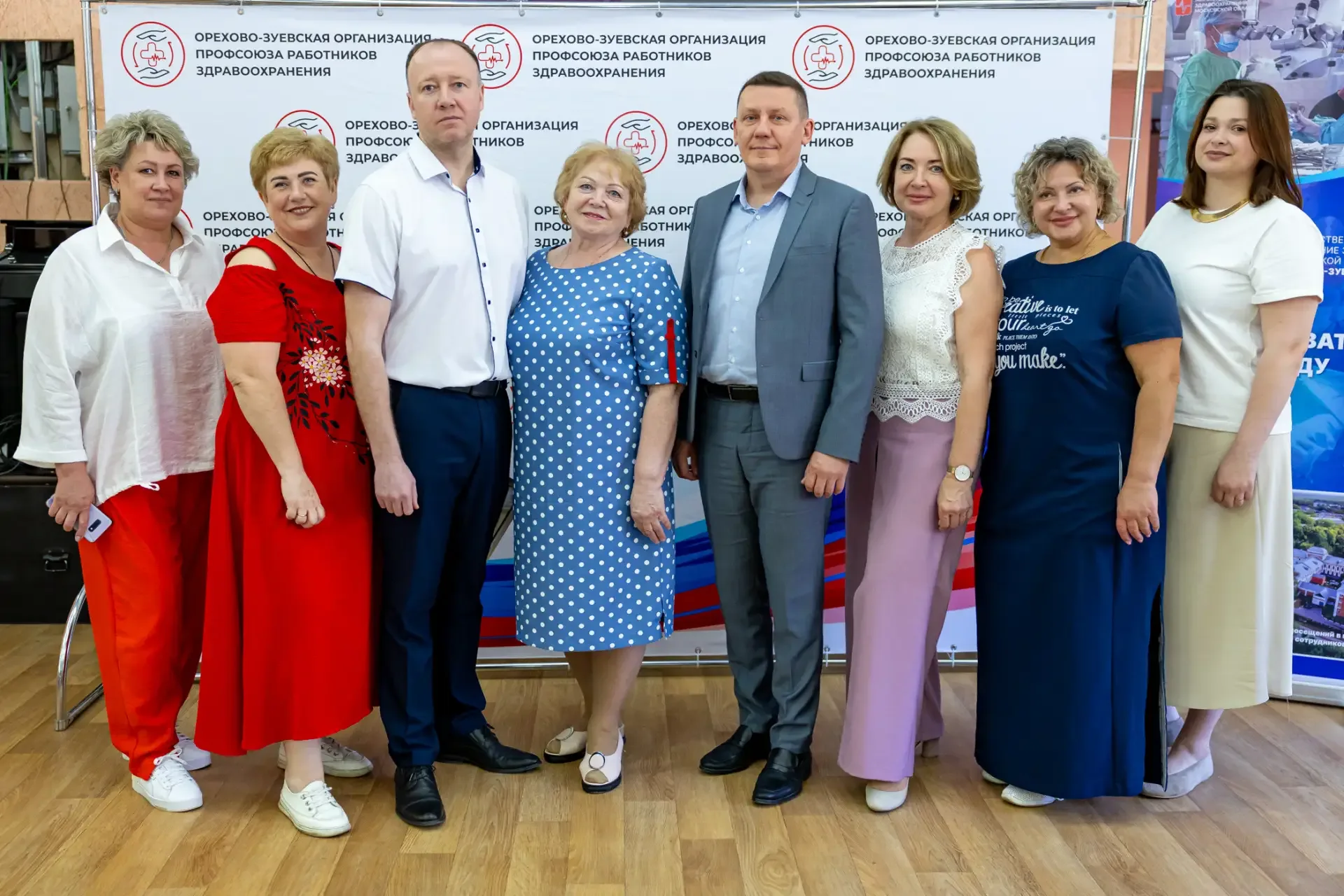 В честь тех, кто помогает людям🙏  Уход за пациентами, выполнение медицинских манипуляций, ассистиров