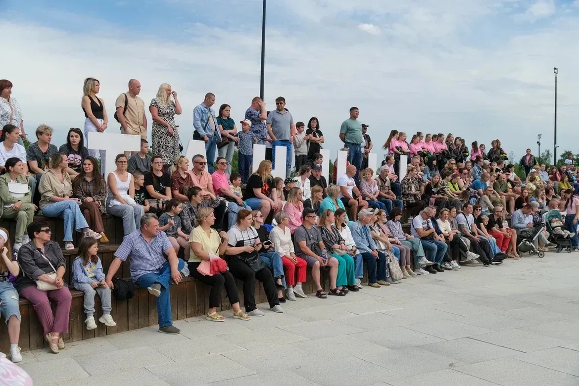 В парке «Дулевский» сегодня было по-настоящему жарко! 🔥   Ежегодный фестиваль танцев «Первомайский р