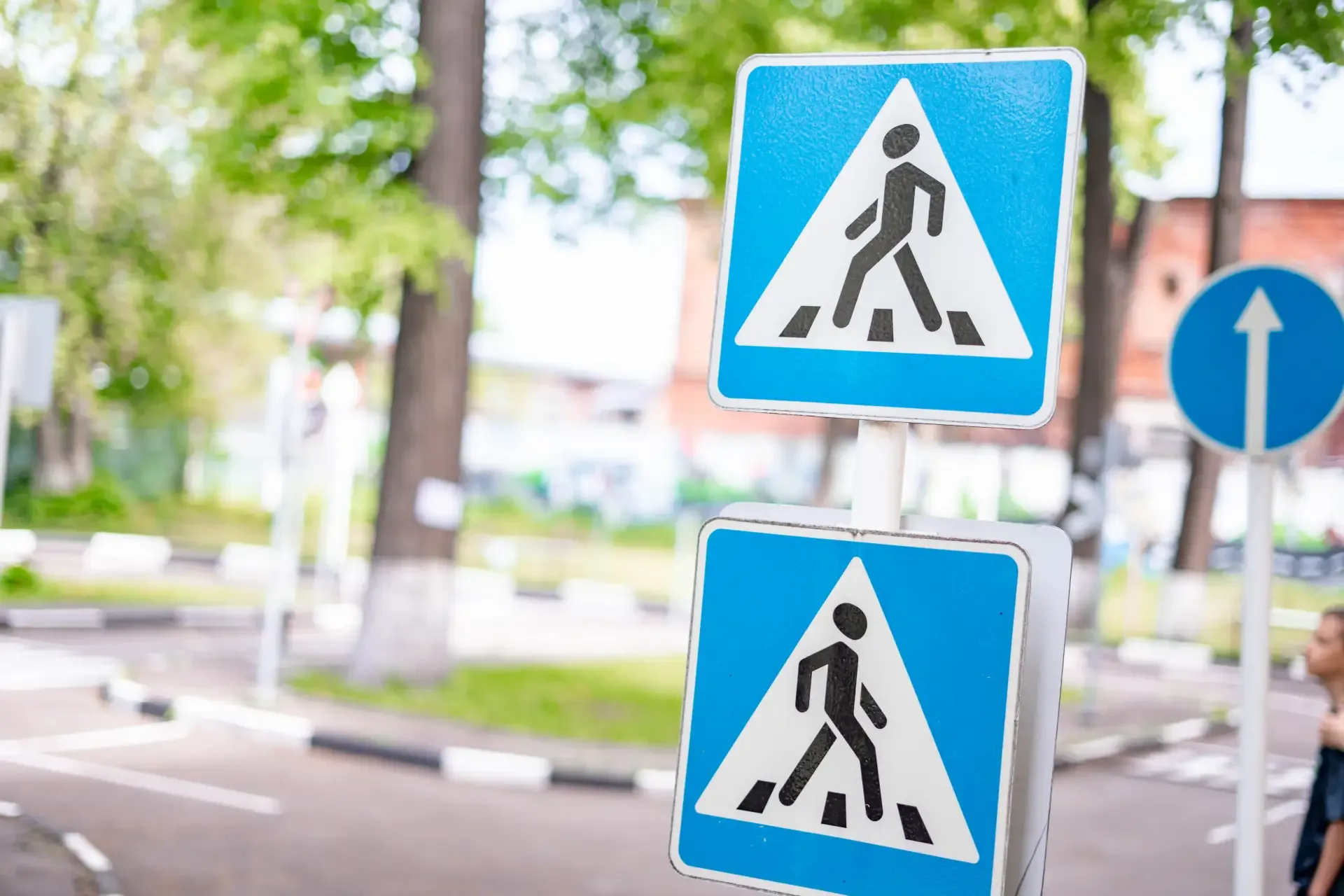 Внимание, дорога! 🚦  Остановиться на красный, предупредить других участников движения о повороте, ус